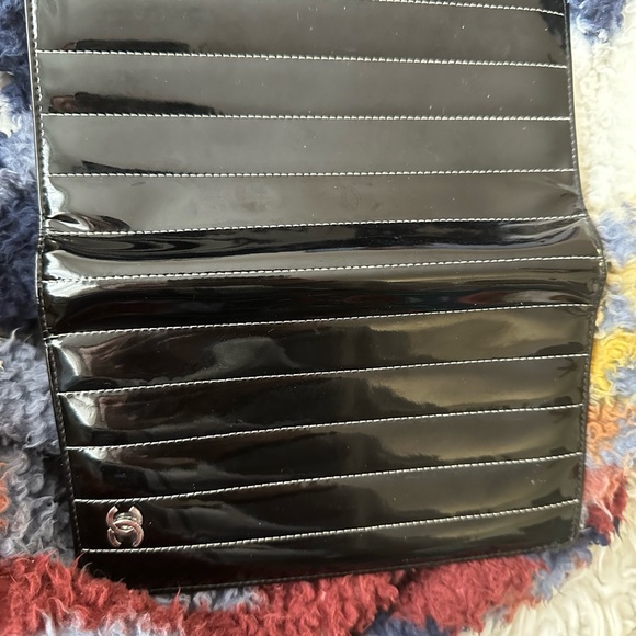 Patent leather black Chanel long wallet - Picture 6 of 6